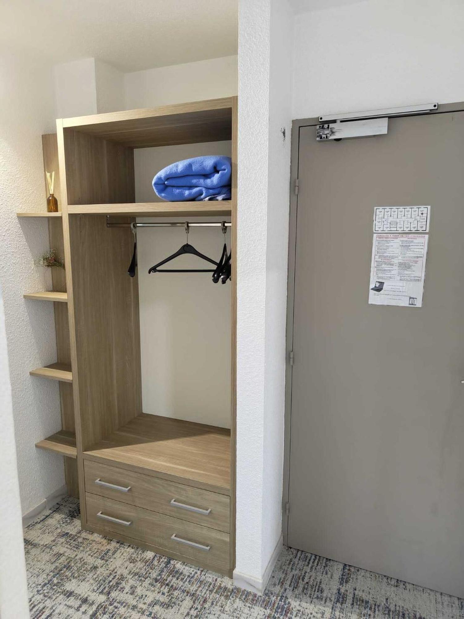 Hotel Les Alizes Puget-Théniers Pokoj fotografie