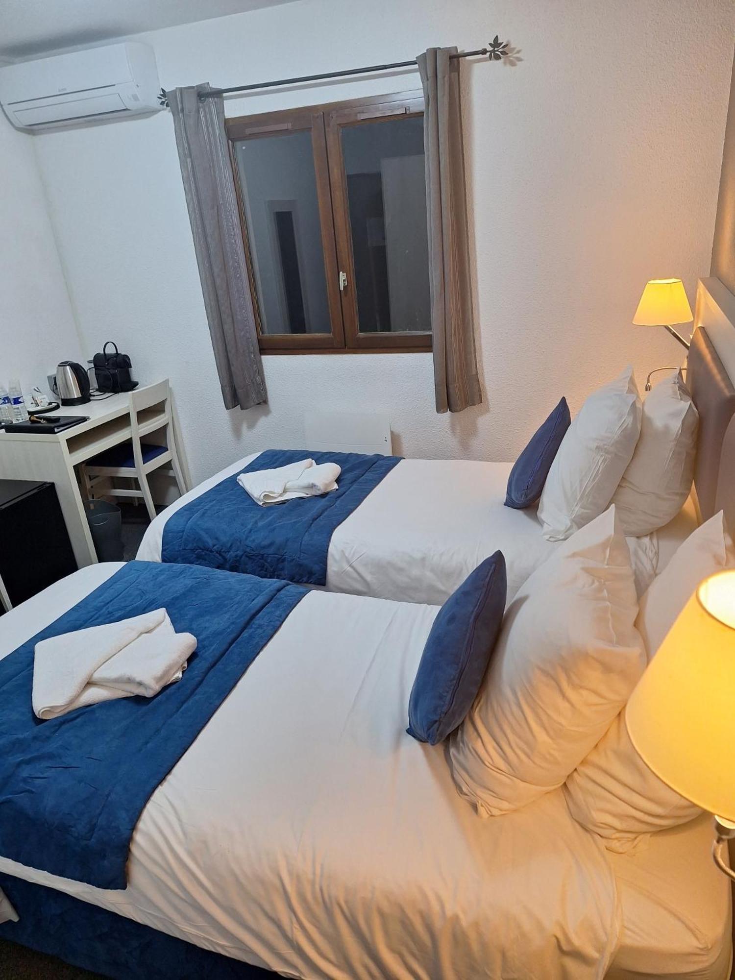 Hotel Les Alizes Puget-Théniers Pokoj fotografie