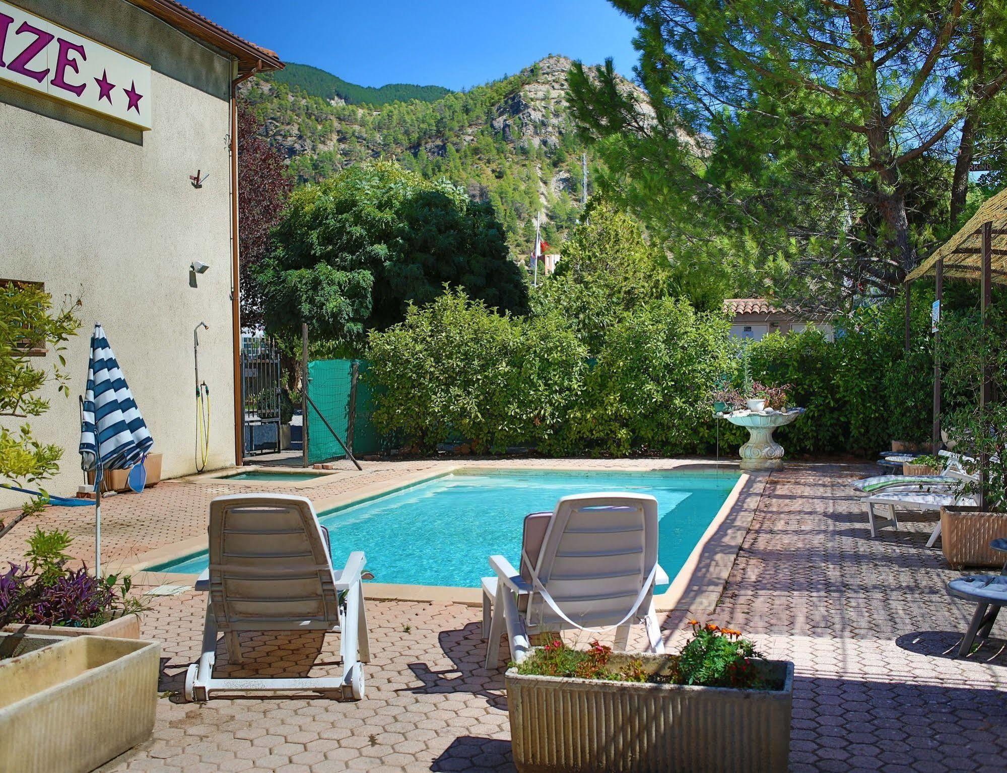Hotel Les Alizes Puget-Théniers Exteriér fotografie